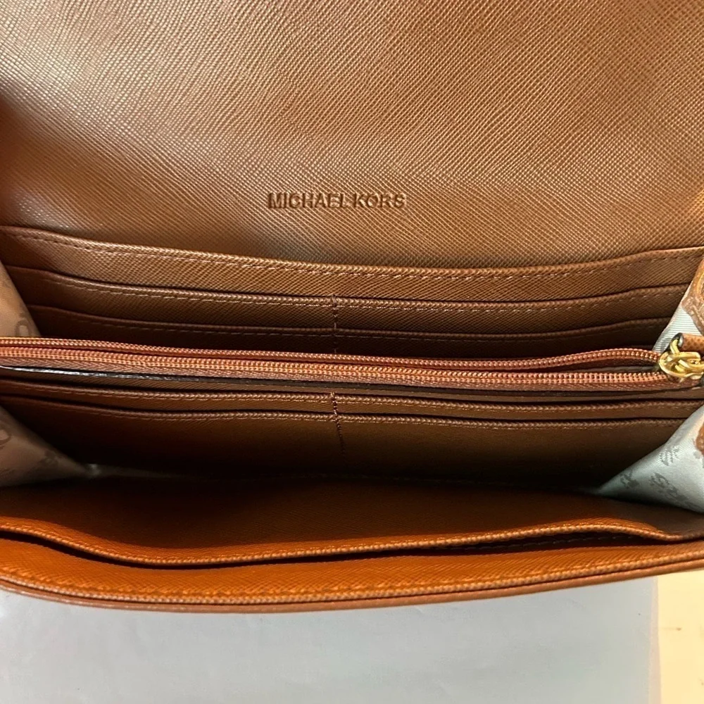 Michael Kors NWOT Fulton Tan Leather Full Size Wallet